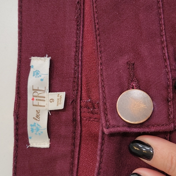 Women's Skinny Pants - Picture 3 of 7